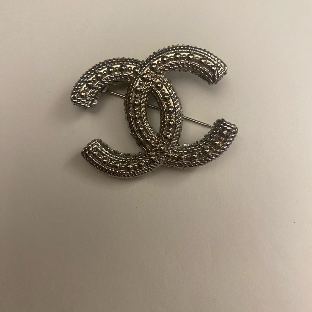 CHANEL Classic Textured Crystal Interlocking CC Logo Brooch Pin